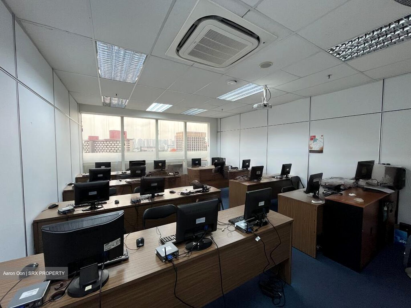 Burlington Square (D7), Office #497077871